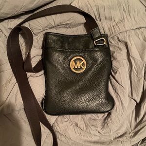 Micheal Kors Crossbody 👜